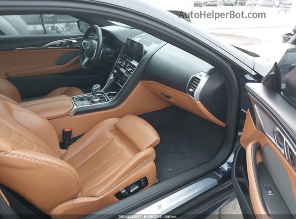 WBAAE2C08NCH05535 2022 BMW 8 SERIES Dark Blue Вид салона спереди
