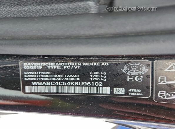 WBABC4C54KBU96102 2019 BMW M8 Black Vista del compartimento del motor