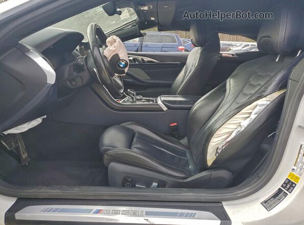 WBAFY4C58KBJ99028 2019 BMW M8 White Vista interior delantera