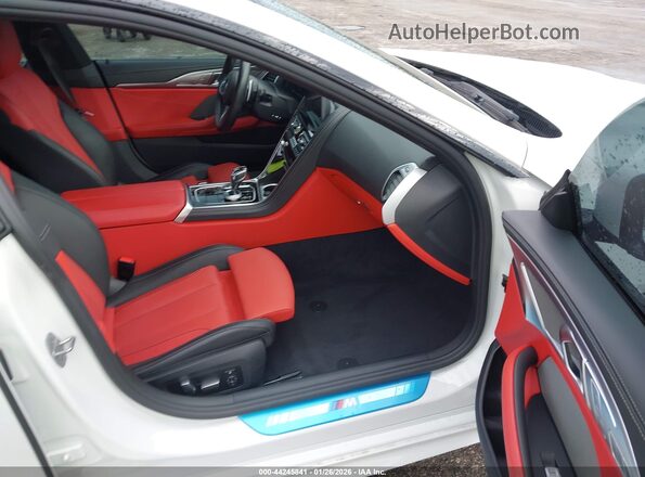 WBAGV2C02SCT51241 2025 BMW 8 SERIES White Front interior view