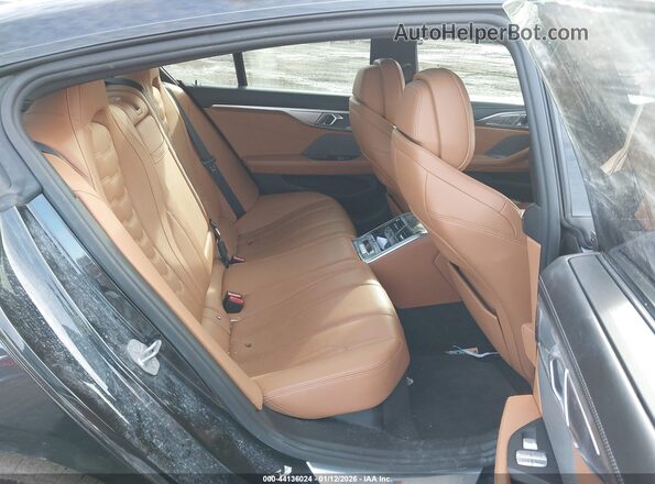 WBAGV4C06RCN10154 2024 BMW 8 SERIES Black VIN კოდის სტიკერის ხედი