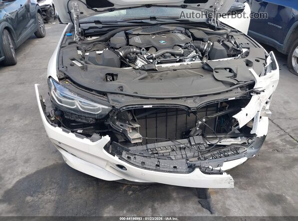 WBAGV8C02SCU51505 2025 BMW M8 White Widok z przodu