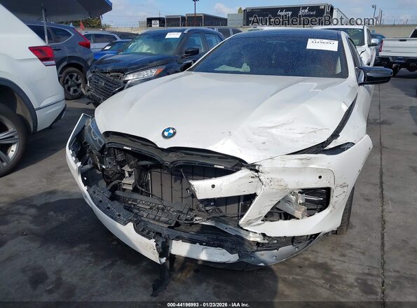WBAGV8C02SCU51505 2025 BMW M8 White Widok zestawu wskaźników