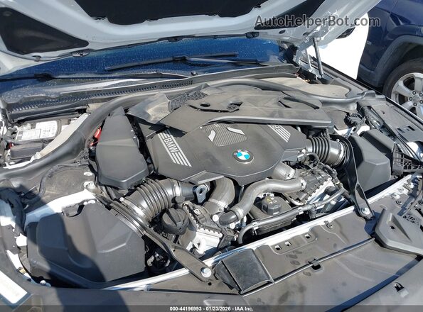 WBAGV8C02SCU51505 2025 BMW M8 White Widok z tyłu