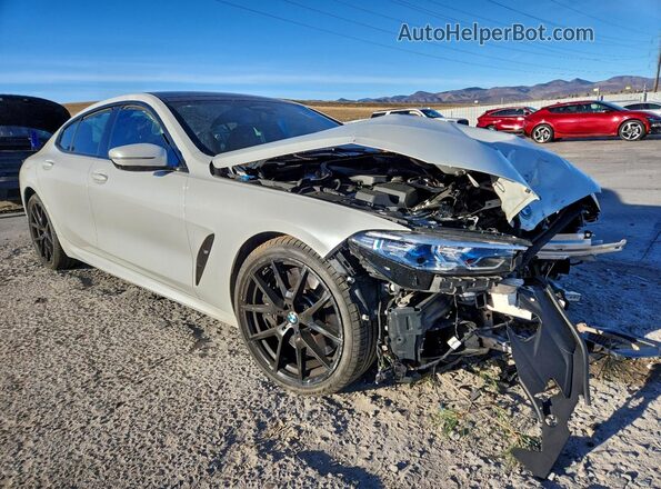 WBAGV8C08NCH76604 2022 BMW M8 White Передня права чверть