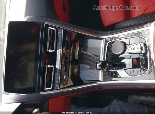 WBAGV8C09SCU48097 2025 BMW M8 Black Вид панелі приладів