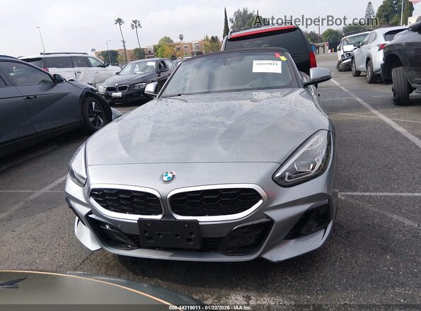WBAHF3C07TWY51564 2026 BMW Z4 Gray Widok wnętrza z tyłu