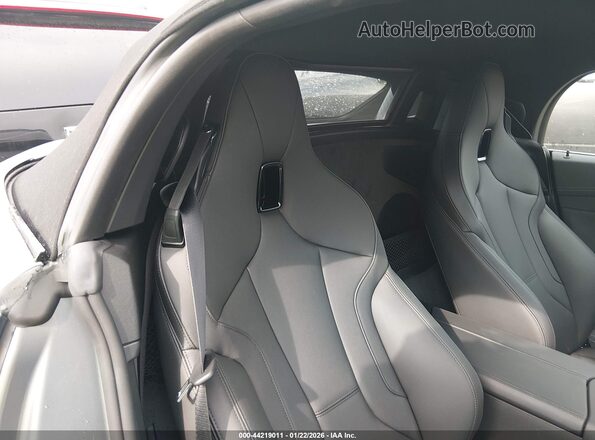 WBAHF3C07TWY51564 2026 BMW Z4 Gray Widok naklejki z numerem VIN