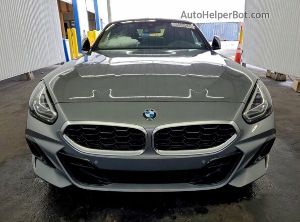 WBAHF3C09TWY50951 2026 BMW Z4 Silver Widok z przodu
