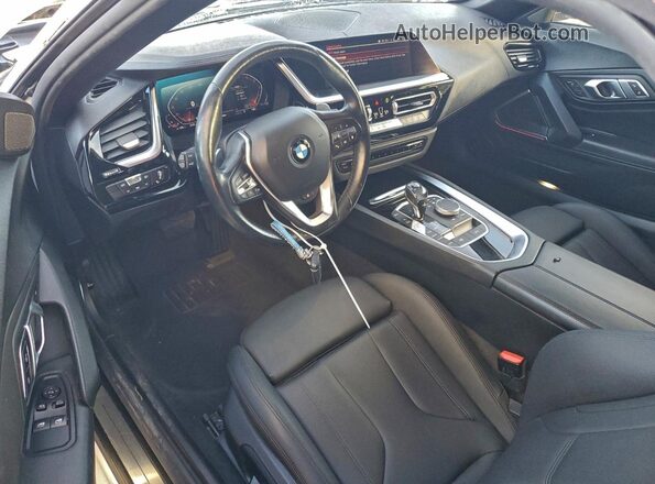 WBAHF3C0XMWX18783 2021 BMW Z4 White Vista del salpicadero