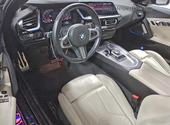 WBAHF3C59KWW23236 2019 BMW Z4 Red Вид панелі приладів