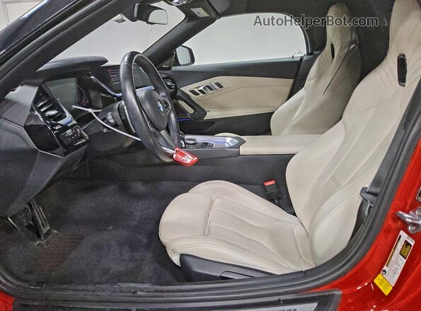 WBAHF3C59KWW23236 2019 BMW Z4 Red Вид салону спереду