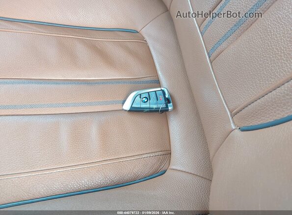 WBAJE7C35HG889995 2017 BMW 5 SERIES Black Вид панелі приладів