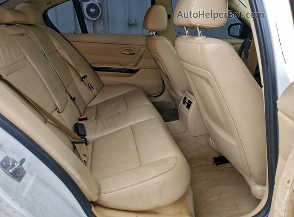 WBAPK5G58BNN27326 2022 BMW 3 SERIES White Rear seats view