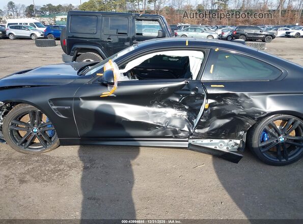 WBS4Y9C52JAA85565 2018 BMW M4 Gray Rear interior view