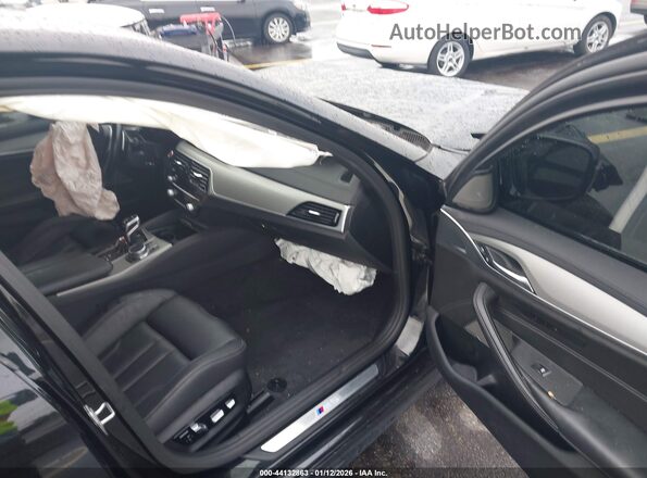 WBS83CH07MCF87975 2021 BMW M5 Black Front interior view