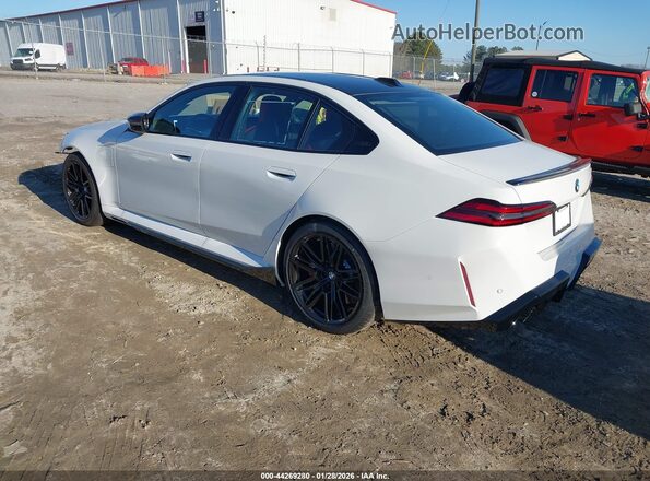 WBS83FK02TCW43178 2026 BMW M5 White Tył lewy