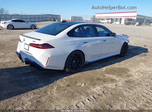 WBS83FK02TCW43178 2026 BMW M5 White Tył prawy