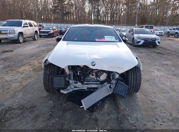 WBS83FK02TCW43178 2026 BMW M5 White Widok wnętrza z tyłu