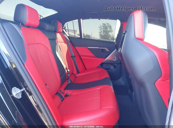 WBS83FK03TCV38309 2026 BMW M5 Black Widok naklejki z numerem VIN
