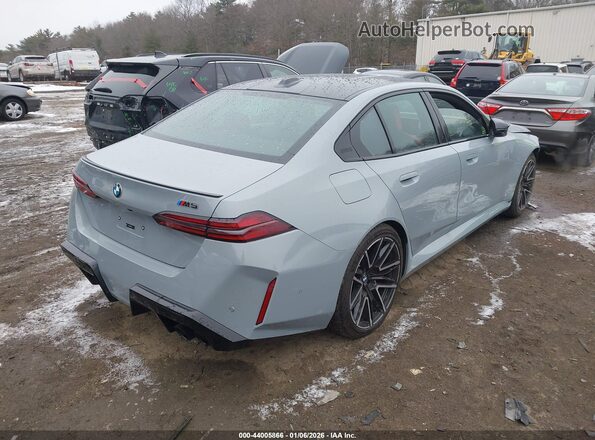 WBS83FK0XTCV28876 2026 BMW M5 Серый Задняя правая четверть