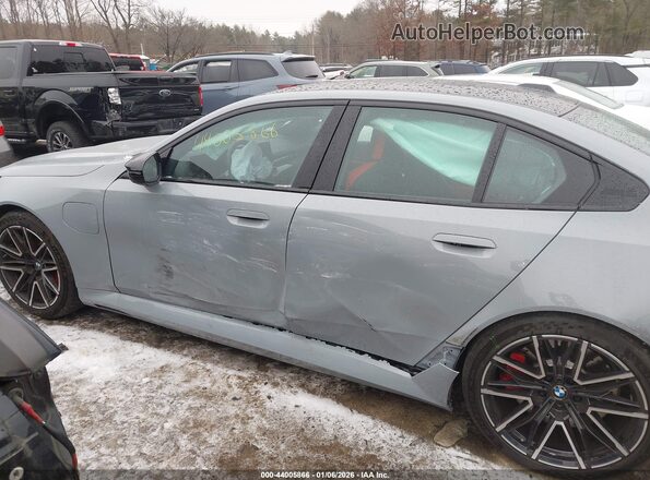 WBS83FK0XTCV28876 2026 BMW M5 Серый Панорамный вид салона 360°