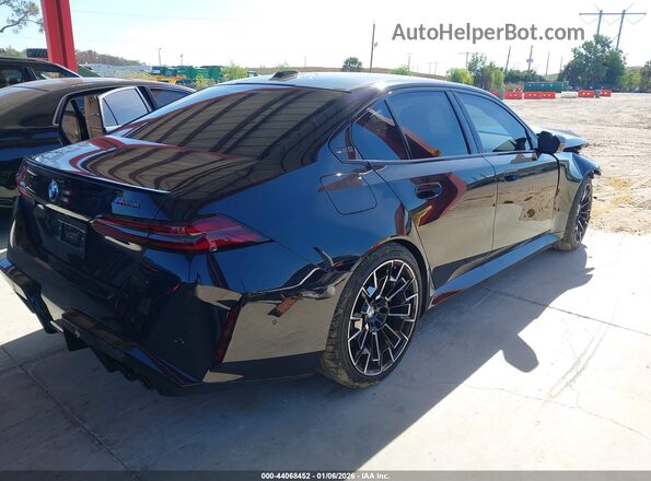 WBS83FK0XTCW04385 2026 BMW M5 Black Rear right