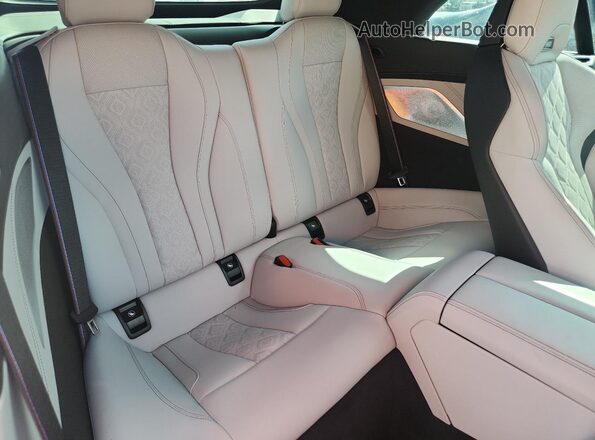 WBSDZ0C00SCT27754 2025 BMW M8 Black Widok tylnych siedzeń