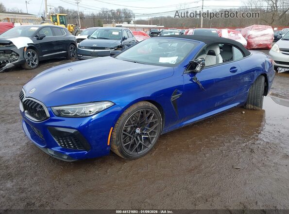 WBSDZ0C02PCK72974 2023 BMW M8 Dark Blue Առջևի ձախ երեք քառորդ տեսարան