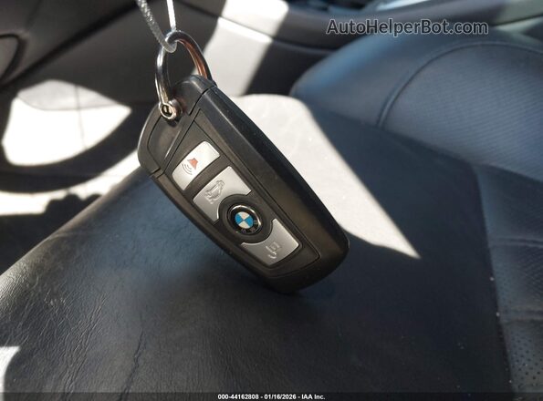 WBSFV9C52GD595775 2016 BMW M5 White Вид панелі приладів