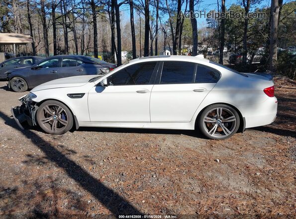 WBSFV9C52GD595775 2016 BMW M5 White Панорамний вид салону 360°