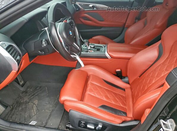 WBSGV0C00RCP31091 2024 BMW M8 Black წინა სალონის ხედი