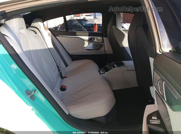 WBSGV0C01RCP21699 2024 BMW M8 Turquoise Vista de la etiqueta del VIN