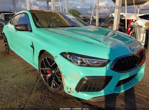WBSGV0C01RCP21699 2024 BMW M8 Turquoise Vista frontal