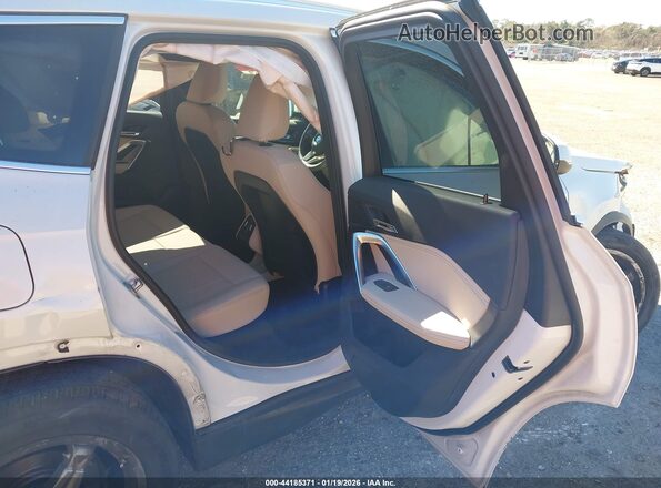 WBX73EF00P5X01048 2023 BMW X1 White VIN կոդի պիտակի տեսք