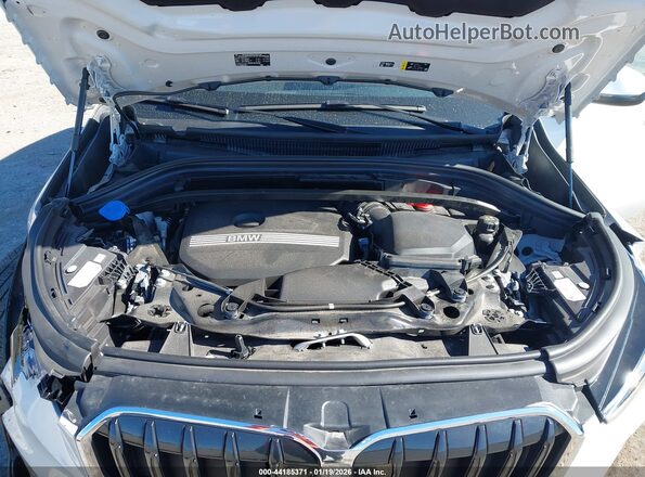 WBX73EF00P5X01048 2023 BMW X1 White Հետևի տեսք