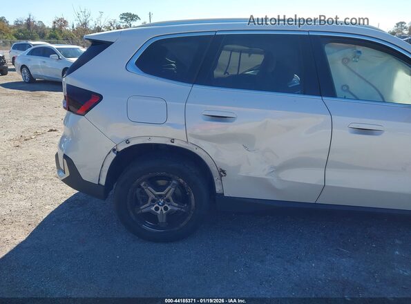 WBX73EF00P5X01048 2023 BMW X1 White Դիմացի տեսք