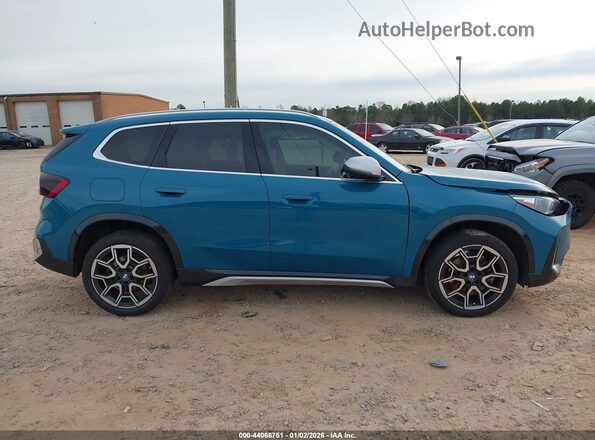 WBX73EF00P5X97067 2023 BMW X1 Teal Панорамний вид салону 360°