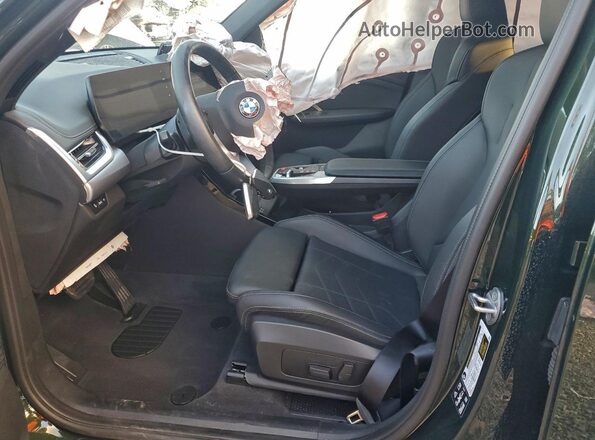 WBX73EF02R5Y87243 2024 BMW X1 Green წინა სალონის ხედი