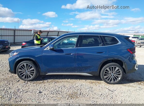 WBX73EF03T5488140 2026 BMW X1 Blue Панорамний вид салону 360°