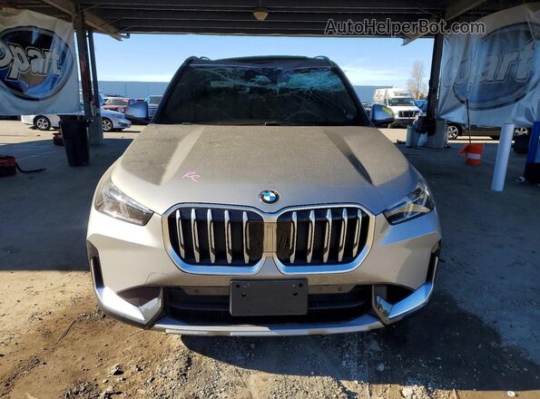 WBX73EF04P5X23196 2023 BMW X1 Gray Front view