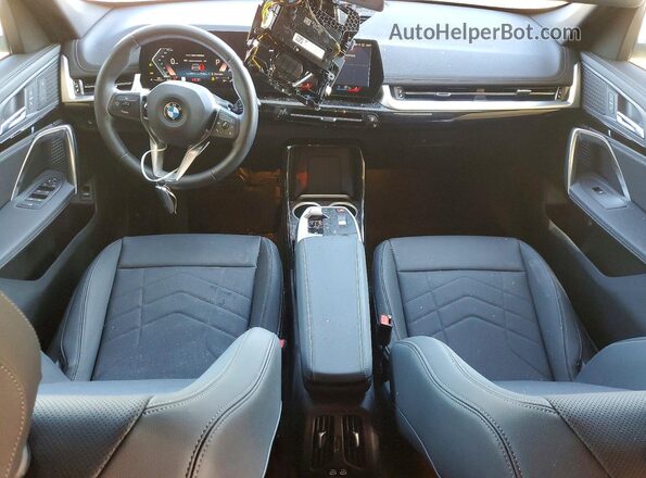 WBX73EF04P5X23196 2023 BMW X1 Gray Dashboard view