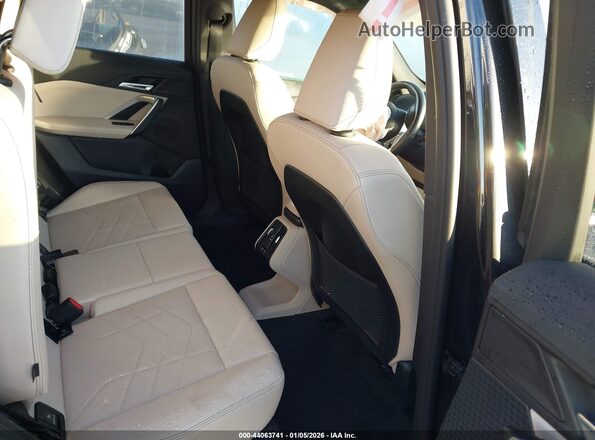 WBX73EF05R5Y80979 2024 BMW X1 Black Vista de la etiqueta del VIN