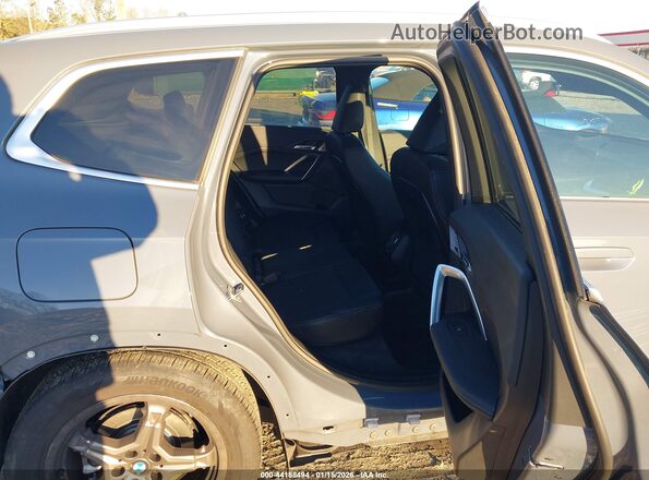 WBX73EF05R5Z99132 2024 BMW X1 Gray Widok naklejki z numerem VIN