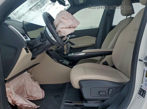 WBX73EF05S5156540 2025 BMW X1 White Սալոնի դիմացի տեսք