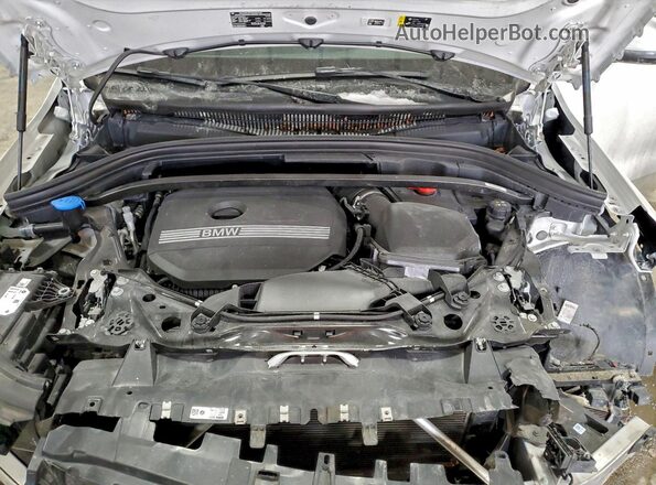 WBX73EF08R5Y32909 2024 BMW X1 White Vista del compartimento del motor