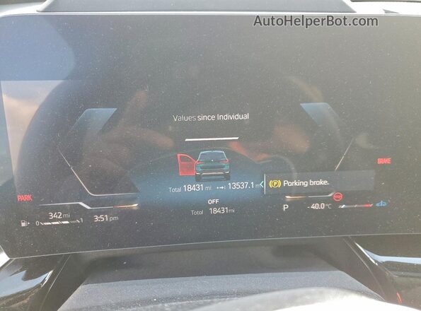 WBX73EF0XP5X09898 2023 BMW X1 Teal ხელსაწყოთა პანელის ხედი