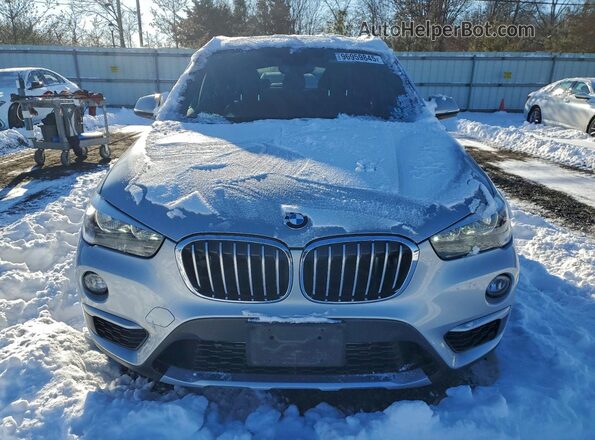 WBXHT3C30J5K31327 2018 BMW X1 Silver Vista frontal