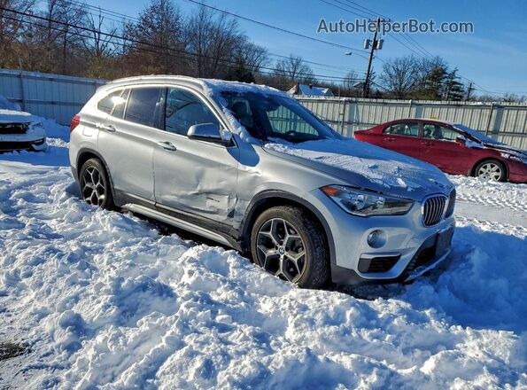 WBXHT3C30J5K31327 2018 BMW X1 Silver Delantero derecho