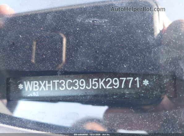 WBXHT3C39J5K29771 2018 BMW X1 White Engine compartment view